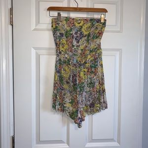 Size M strapless multicolor romper!